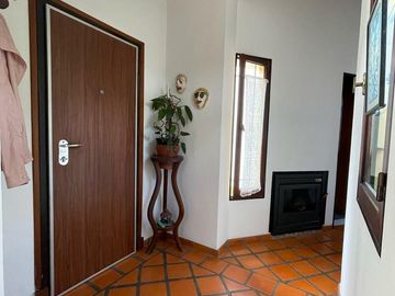 Casa en  venta City Bell 3 dormitorios parque pileta quincho
