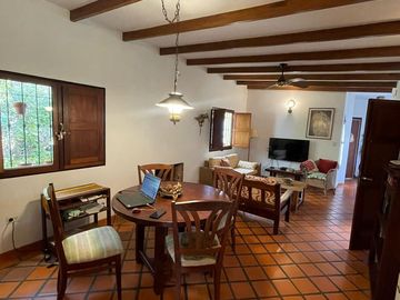 Casa en  venta City Bell 3 dormitorios parque pileta quincho