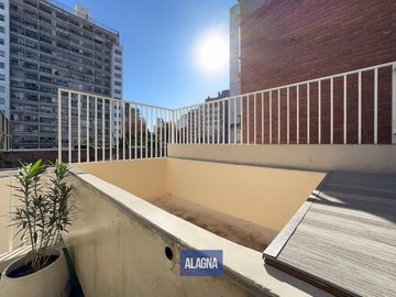 Casa de pasillo, 3 dormitorios, pileta, quincho, radiadores, Centro