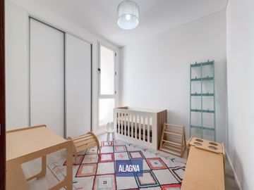 Casa de pasillo, 3 dormitorios, pileta, quincho, radiadores, Centro