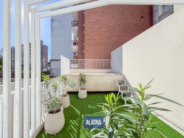 Casa de pasillo, 3 dormitorios, pileta, quincho, radiadores, Centro