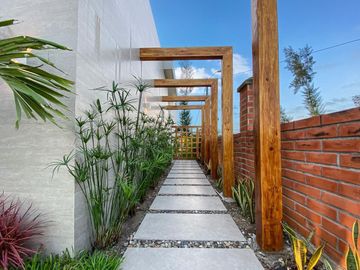 VENTA CASA EN LA PLAYA URBANIZACION VENTURA RESORTE OLON SANTA ELENA (CMC)