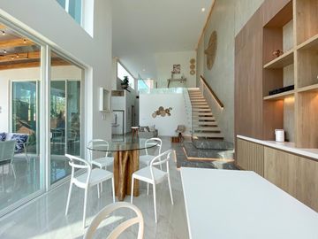 VENTA CASA EN LA PLAYA URBANIZACION VENTURA RESORTE OLON SANTA ELENA (CMC)
