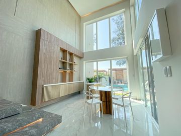 VENTA CASA EN LA PLAYA URBANIZACION VENTURA RESORTE OLON SANTA ELENA (CMC)