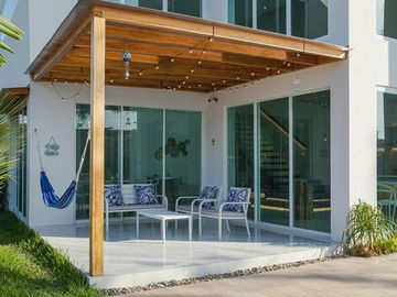 VENTA CASA EN LA PLAYA URBANIZACION VENTURA RESORTE OLON SANTA ELENA (CMC)