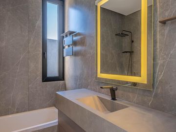 Casa Premium al lago central en venta - Barrio Marinas - Puertos del Lago - Escobar