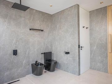 Casa Premium al lago central en venta - Barrio Marinas - Puertos del Lago - Escobar