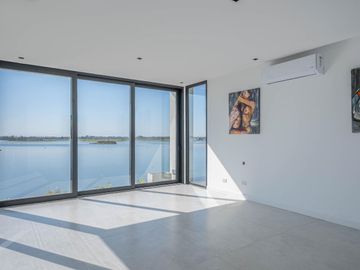 Casa Premium al lago central en venta - Barrio Marinas - Puertos del Lago - Escobar