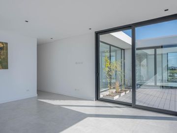 Casa Premium al lago central en venta - Barrio Marinas - Puertos del Lago - Escobar