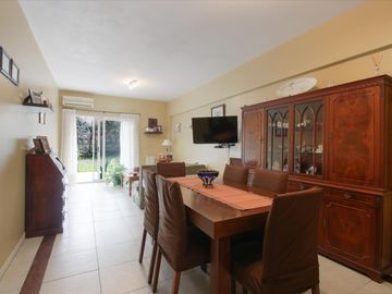 Venta de Departamento 3 ambientes con Cochera P. B.  Pilar