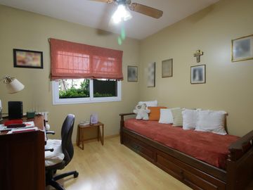 Venta de Departamento 3 ambientes con Cochera P. B.  Pilar