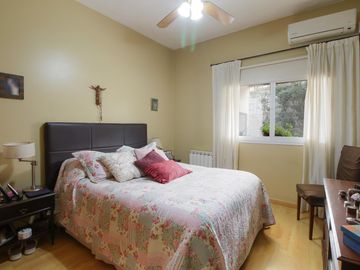 Venta de Departamento 3 ambientes con Cochera P. B.  Pilar