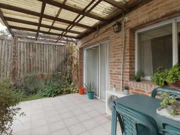Venta de Departamento 3 ambientes con Cochera P. B.  Pilar
