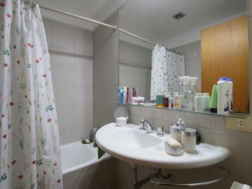 Venta de Departamento 3 ambientes con Cochera P. B.  Pilar