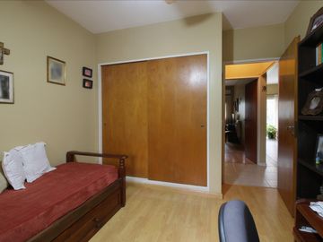 Venta de Departamento 3 ambientes con Cochera P. B.  Pilar