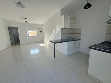 Departamento de dos dormitorios en alquiler La Plata - Tolosa