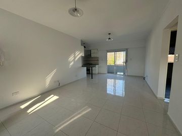 Departamento de dos dormitorios en alquiler La Plata - Tolosa