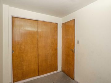 Venta de Departamento en Villa Crespo 5 Amb y Dependencia