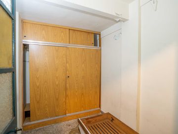 Venta de Departamento en Villa Crespo 5 Amb y Dependencia