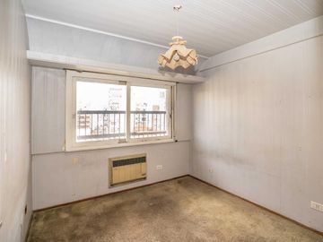 Venta de Departamento en Villa Crespo 5 Amb y Dependencia