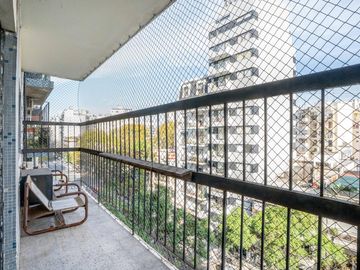 Venta de Departamento en Villa Crespo 5 Amb y Dependencia
