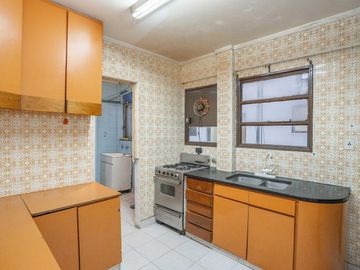 Venta de Departamento en Villa Crespo 5 Amb y Dependencia