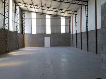 Depósito en venta - 1 Baño - Pilar