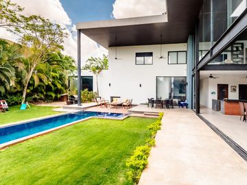 Casa en venta con paneles solares en Montes de Ame