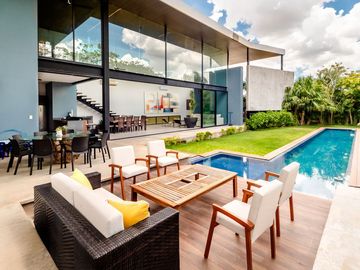 Casa en venta con paneles solares en Montes de Ame