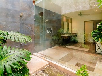 Casa en venta con paneles solares en Montes de Ame