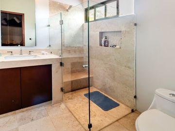 Casa en venta con paneles solares en Montes de Ame