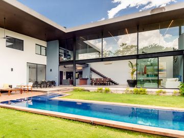 Casa en venta con paneles solares en Montes de Ame