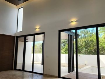 Casa en venta con páneles solares en el Yucatán Country Club