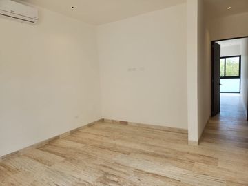 Casa en venta con páneles solares en el Yucatán Country Club