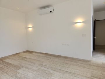 Casa en venta con páneles solares en el Yucatán Country Club