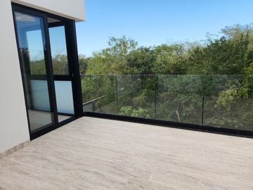 Casa en venta con páneles solares en el Yucatán Country Club