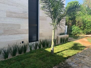 Casa en venta con páneles solares en el Yucatán Country Club