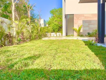 Casa en venta con páneles solares en el Yucatán Country Club