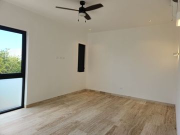 Casa en venta con páneles solares en el Yucatán Country Club