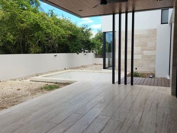 Casa en venta con páneles solares en el Yucatán Country Club
