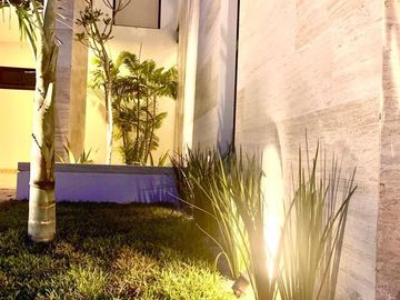 Casa en venta con páneles solares en el Yucatán Country Club