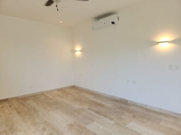 Casa en venta con páneles solares en el Yucatán Country Club