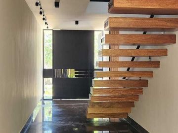 Casa en venta en privada Kutz en el Yucatán Country Club
