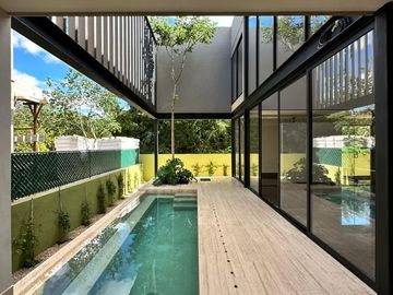 Casa en venta en privada Kutz en el Yucatán Country Club