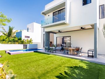 Casa en venta con paneles solares en el Yucatán Country Club