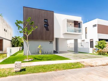 Casa en venta con paneles solares en el Yucatán Country Club