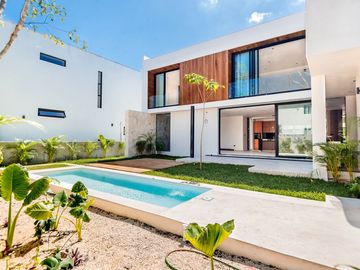 Casa en venta en Privada Kutz en el Yucatán Country Club