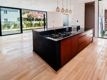Casa en venta en Privada Kutz en el Yucatán Country Club
