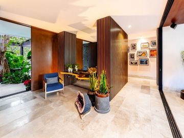 Casa en venta frente a un lago en  campo de golf
