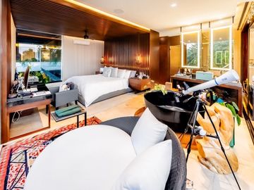 Casa en venta frente a un lago en  campo de golf